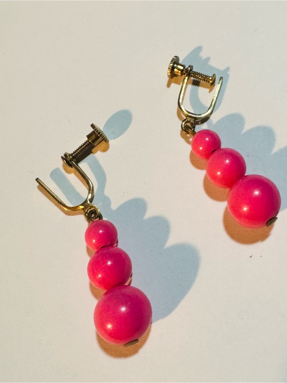 Vintage 1950’s Pink Graduated Ball Drop Screw-Back Earrings